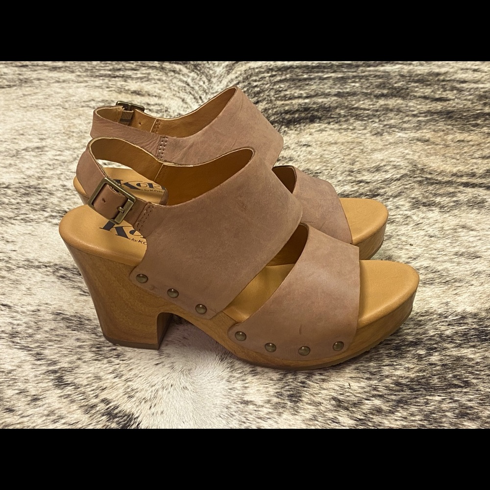 Kork’s Leather Platform sandals Size 6